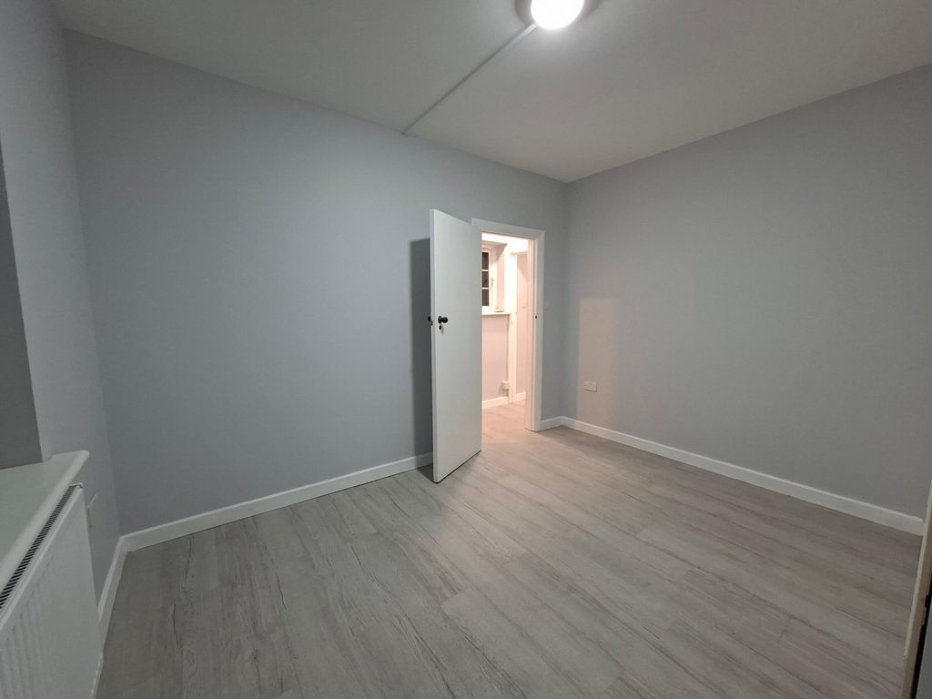 Property photo 3 of 8 Photo 2