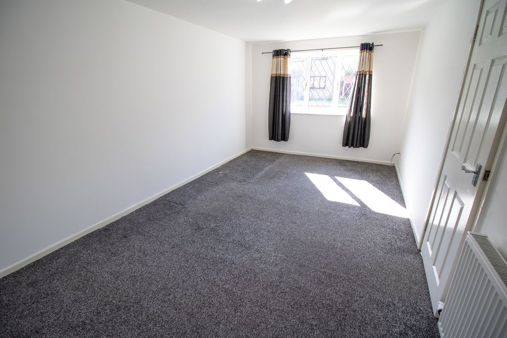 Property photo 3 of 9 Lounge