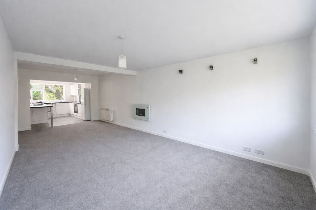 Property photo 3 of 9 Photo 3