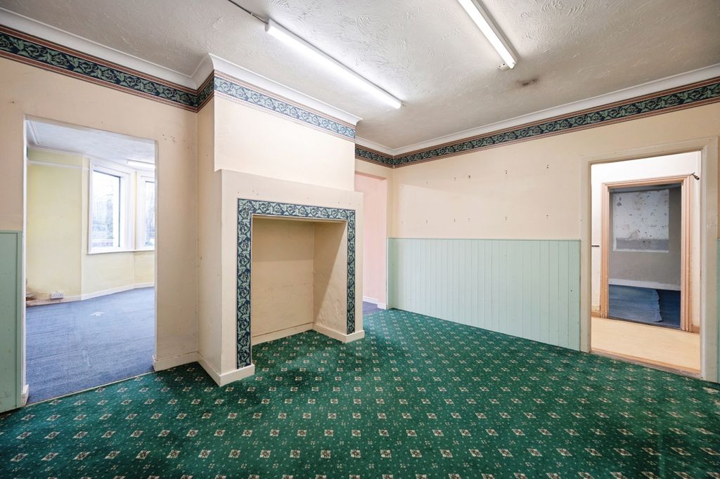 Property photo 3 of 20 Pbox-Img.Jpg