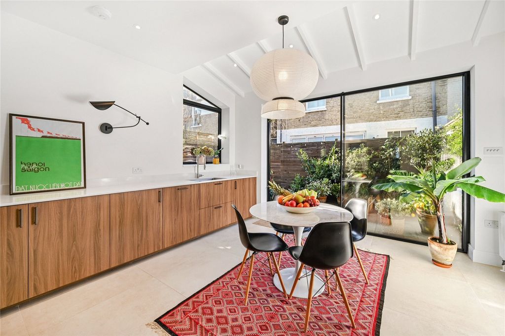 Property photo 3 of 15 Kitchen