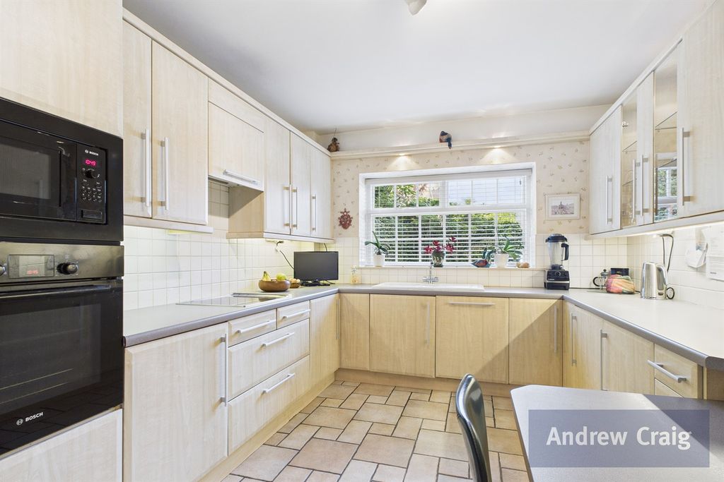 Property photo 3 of 15 Kitchen