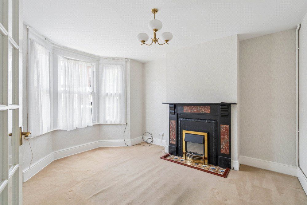 Property photo 2 of 19 Sitting Room