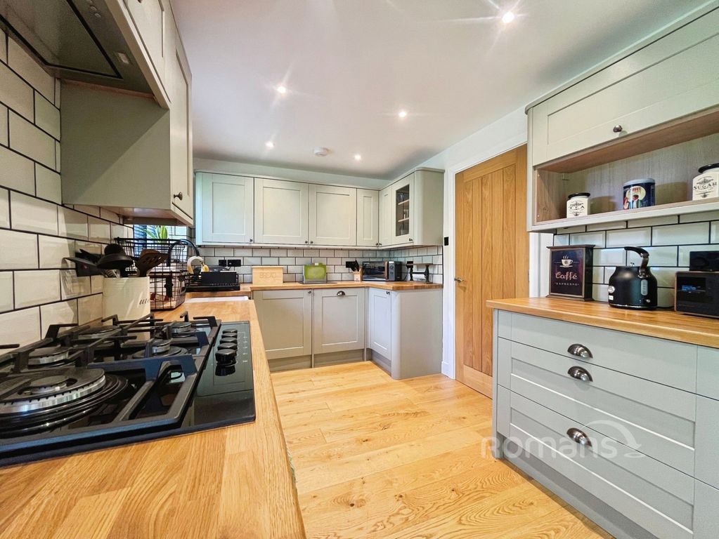 Property photo 2 of 16 Pbox-Img.Jpg