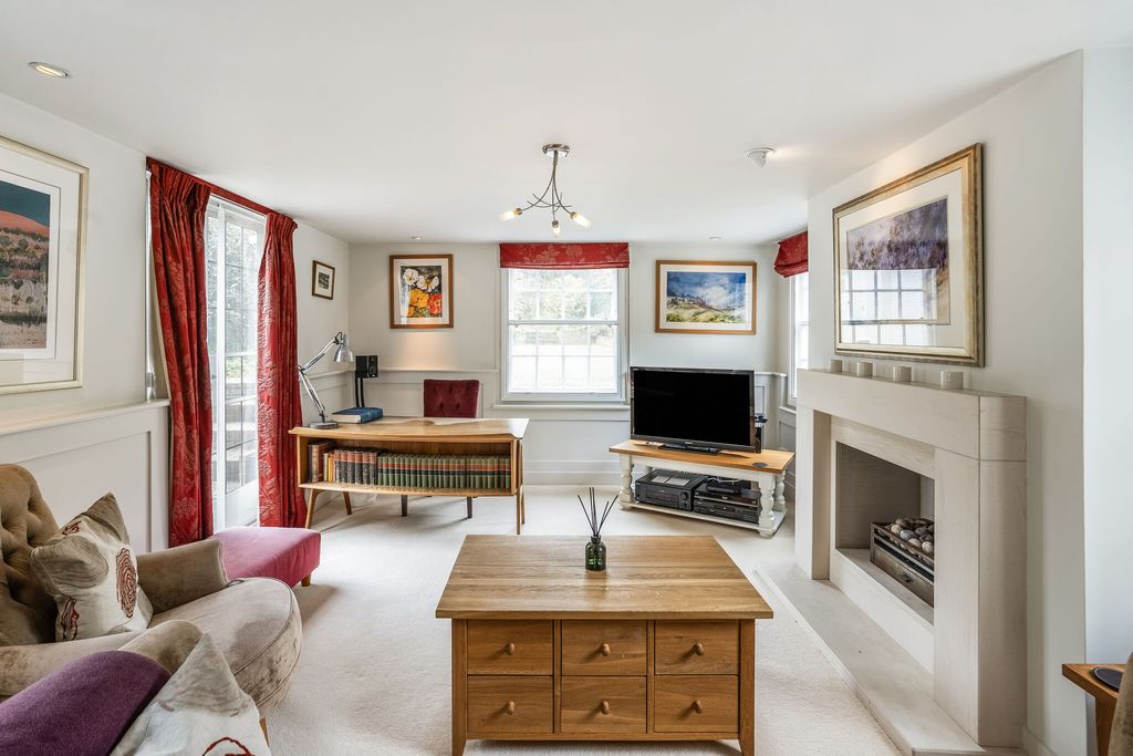 Property photo 3 of 19