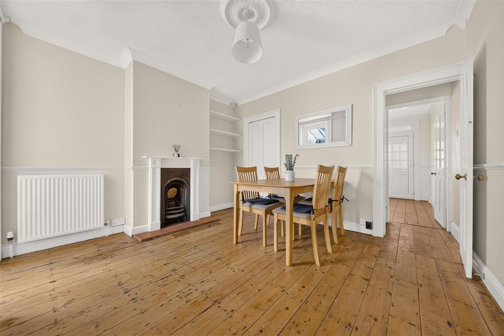 Property photo 3 of 10 Dining Room