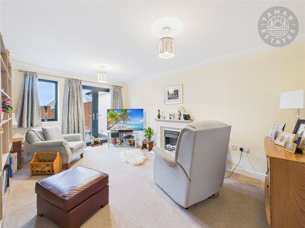 Property photo 2 of 11 Sitting Room