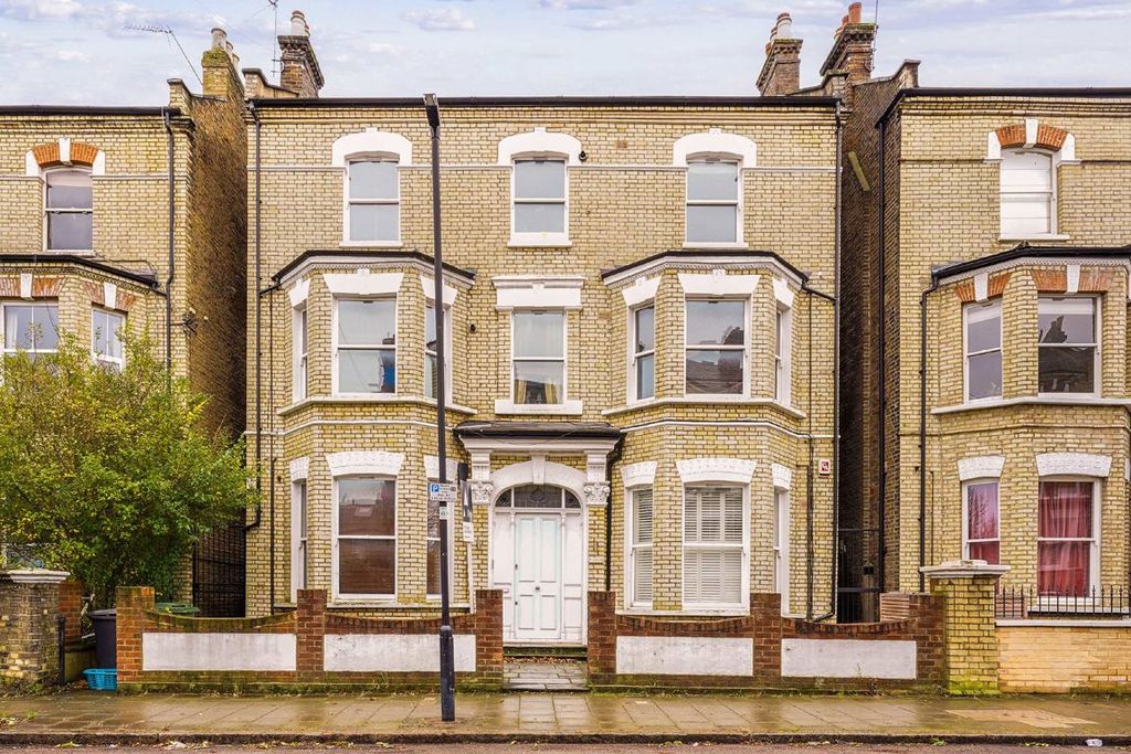 Property photo 1 of 6
