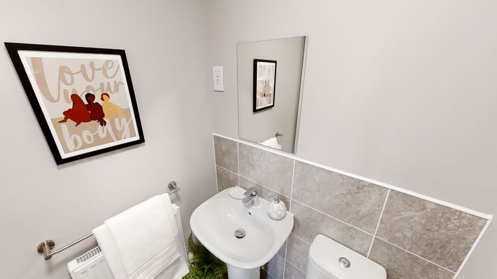 Property photo 3 of 46