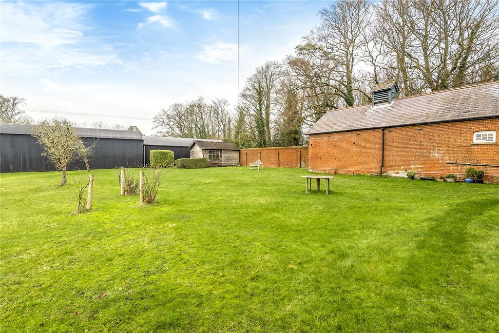 Property photo 2 of 16 Grounds