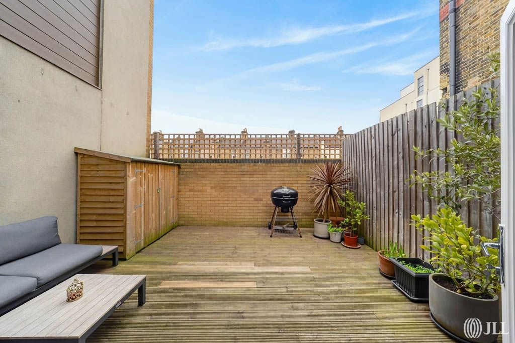 Property photo 2 of 22