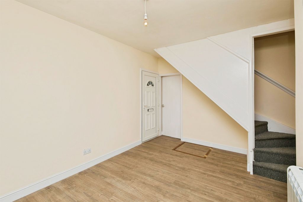 Property photo 2 of 21