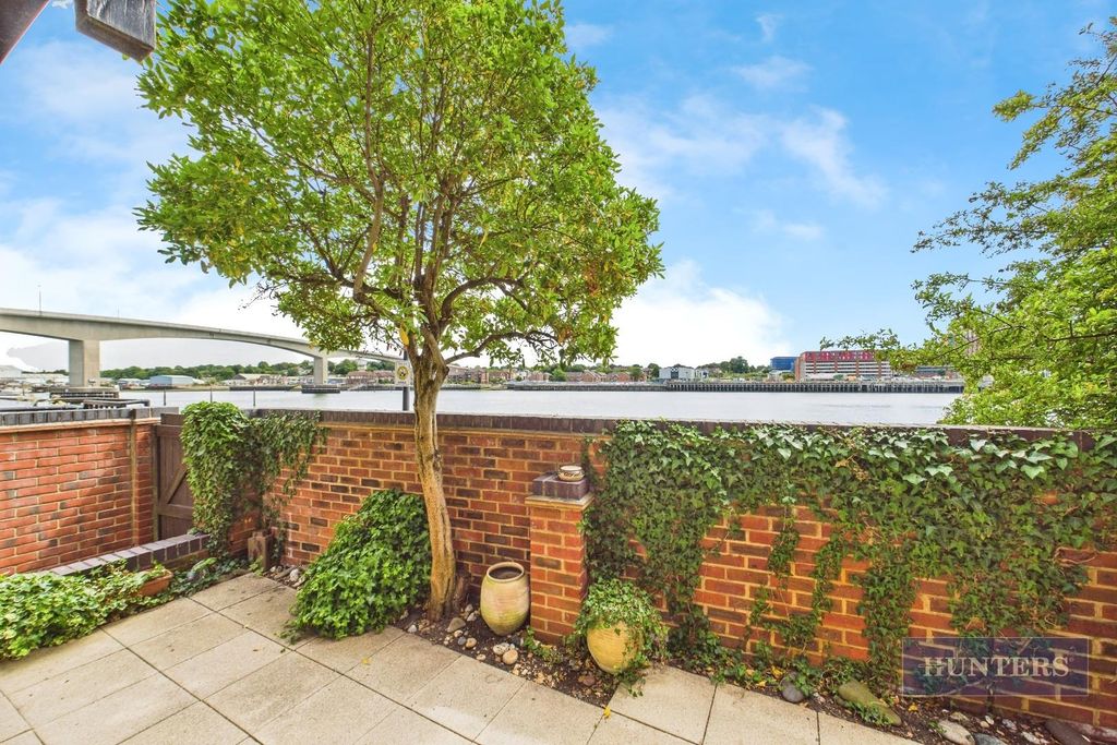 Property photo 2 of 18 0F16F2A3-Cam05152G0-Pr0154-Still041.Jpg