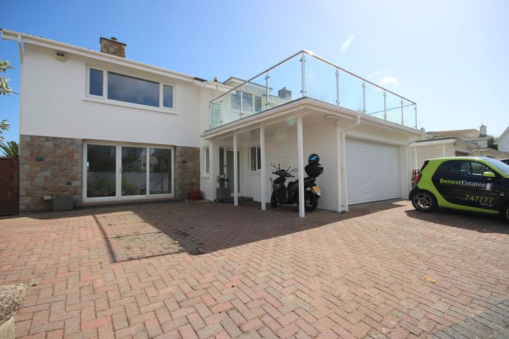 5 bed property to rentLa Rue De Causie, St Clement JE2