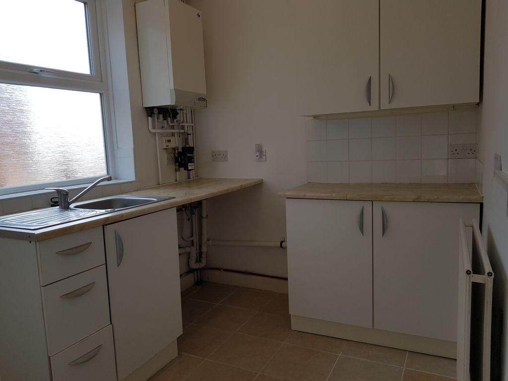 Property photo 2 of 5 Kitchen