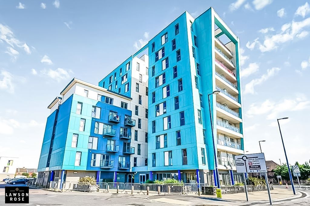 Property photo 1 of 20 .