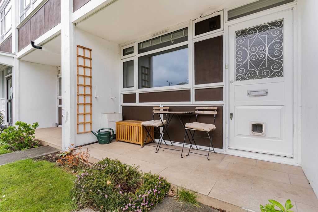 Property photo 2 of 24