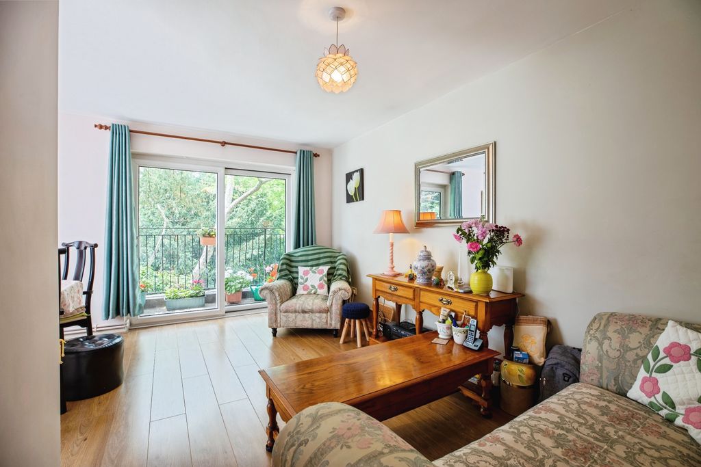 Property photo 2 of 14