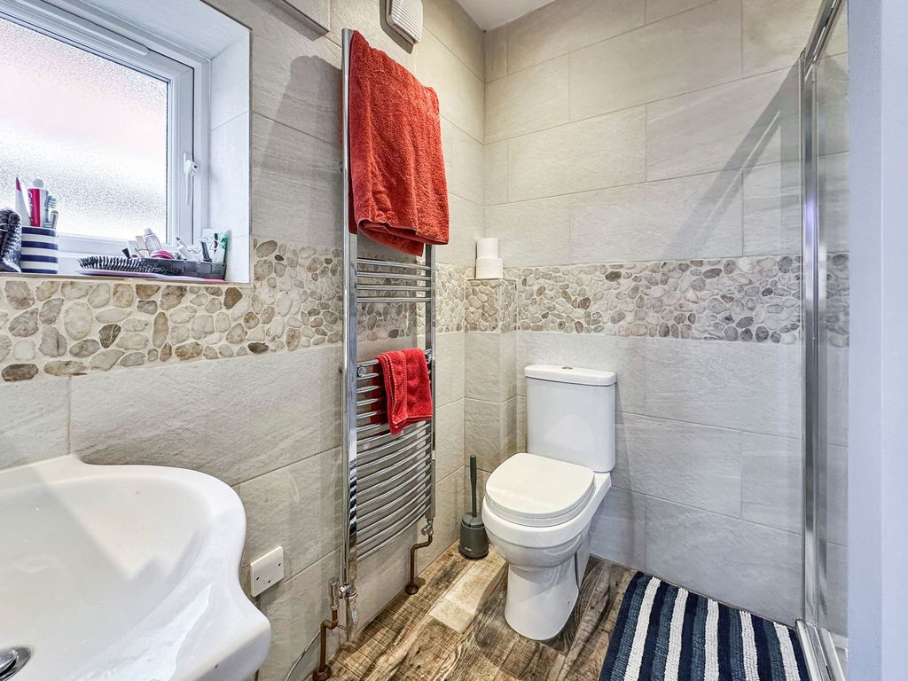 Property photo 2 of 28