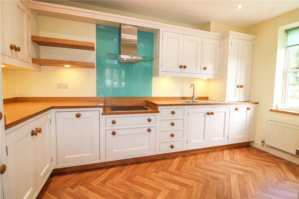 Property photo 3 of 13 Kitchen