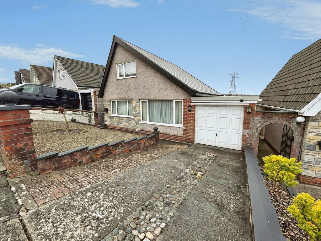 Property photo 2 of 25