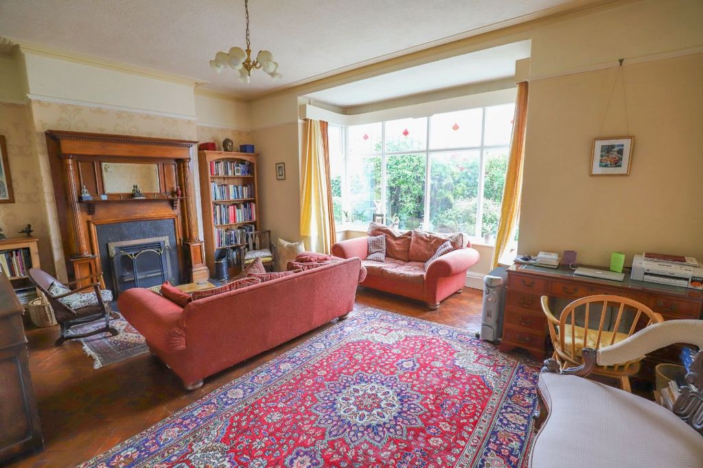 Property photo 2 of 18