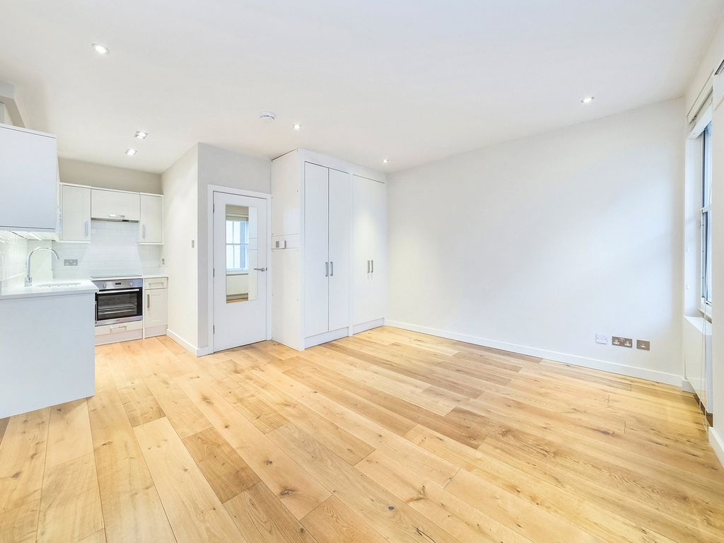 Property photo 2 of 6 William IV Street
