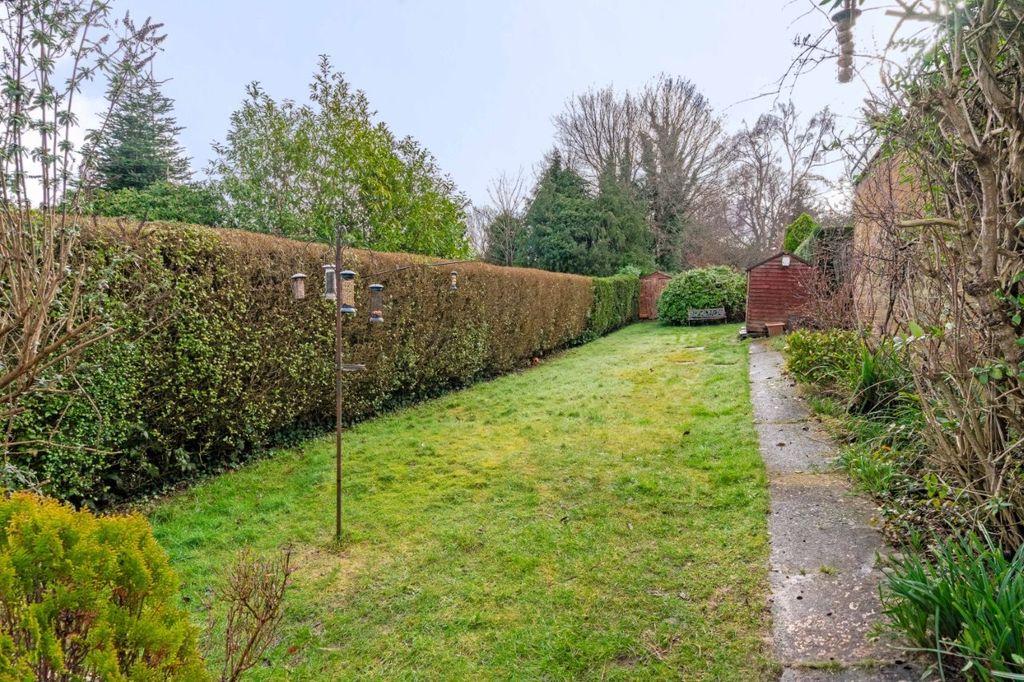 Property photo 3 of 12 Garden