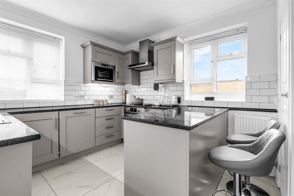 Property photo 2 of 17 Internal-12.Jpg