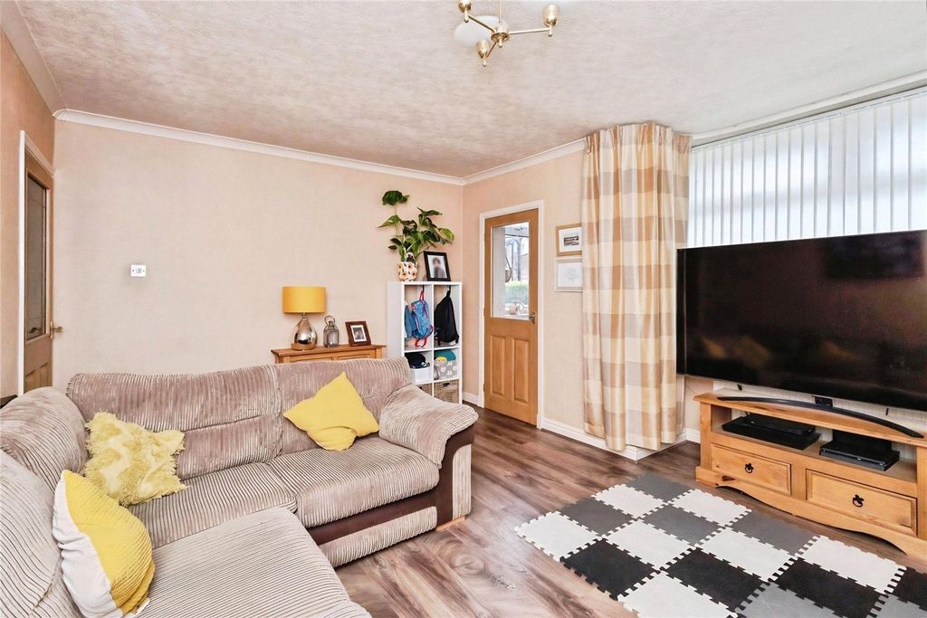 Property photo 2 of 17 Photo