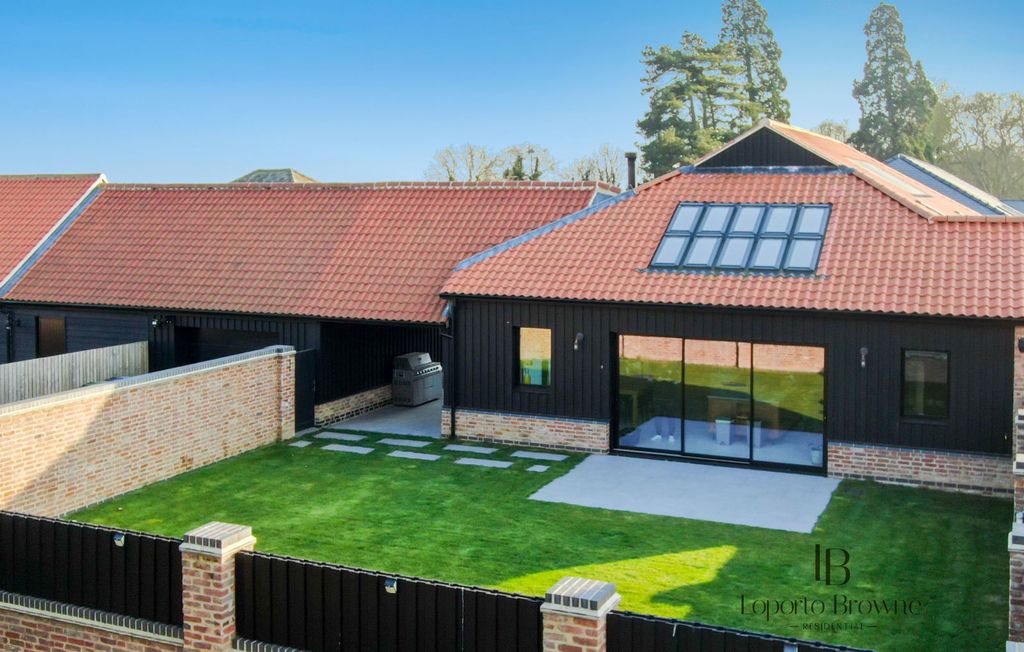 Property photo 3 of 24