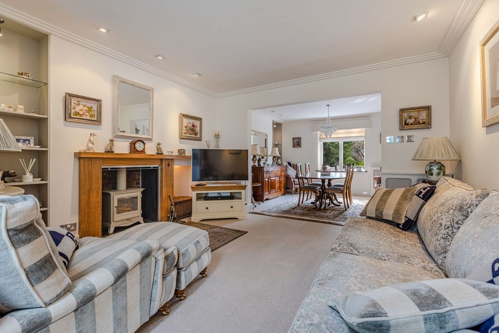 Property photo 3 of 21