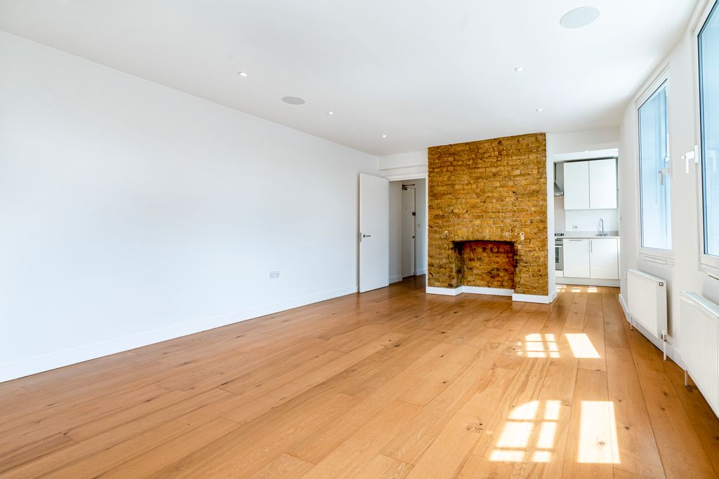 Property photo 2 of 7 Photo 03