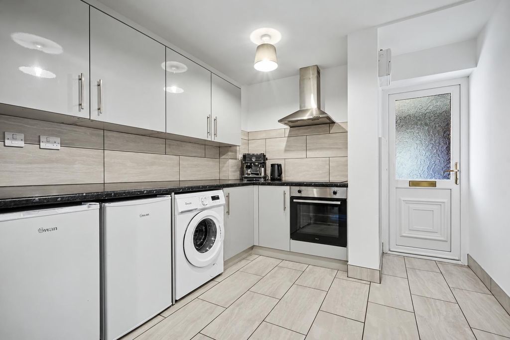 Property photo 3 of 7 Kitchen Diner.Jpg