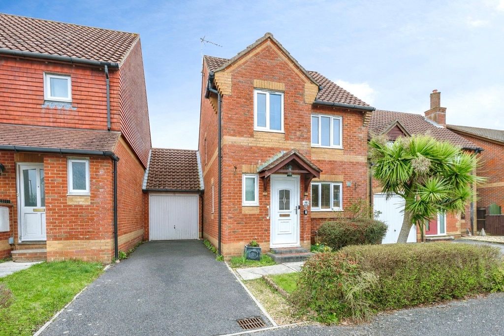 Property photo 1 of 18 Exterior