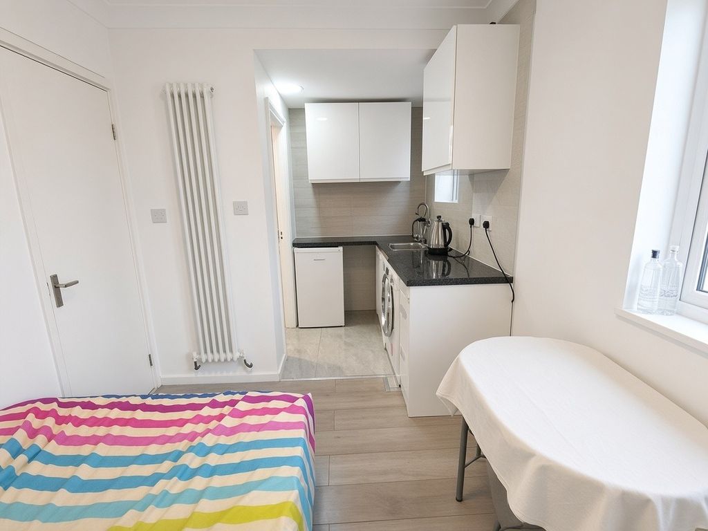 Property photo 2 of 3