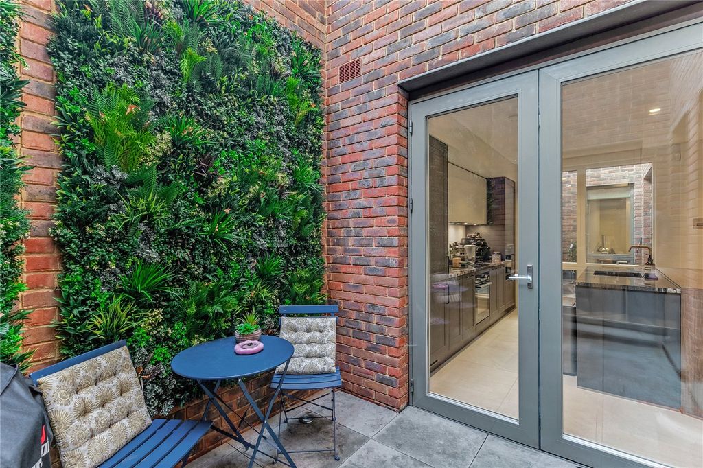 Property photo 3 of 13 Patio
