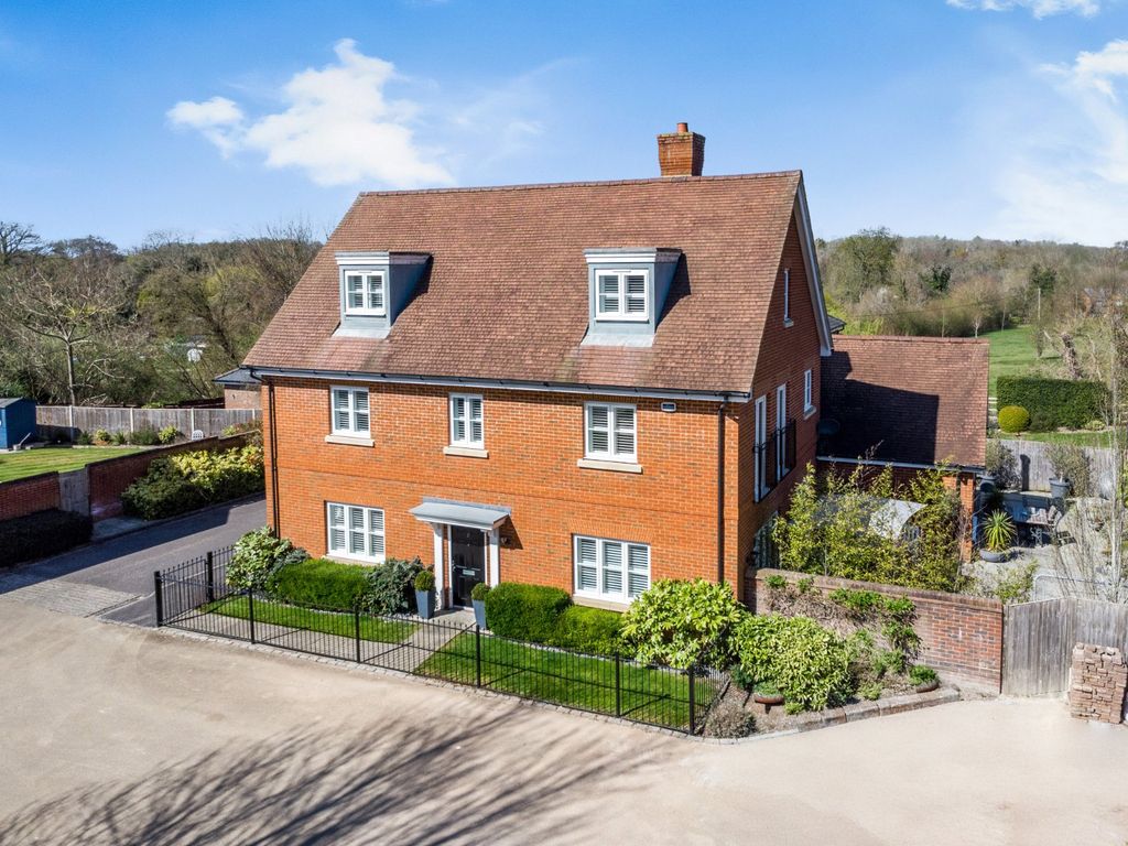 Property photo 1 of 18 Facade