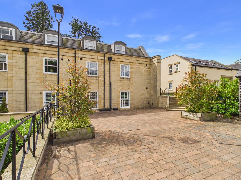 Property photo 1 of 13 External