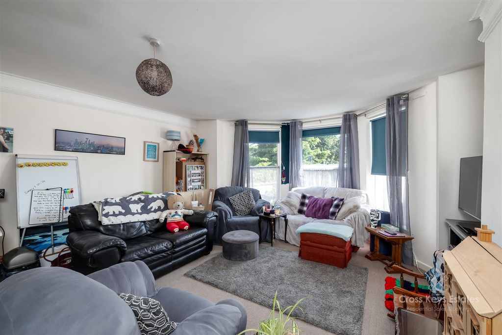 Property photo 3 of 15 Sitting Room