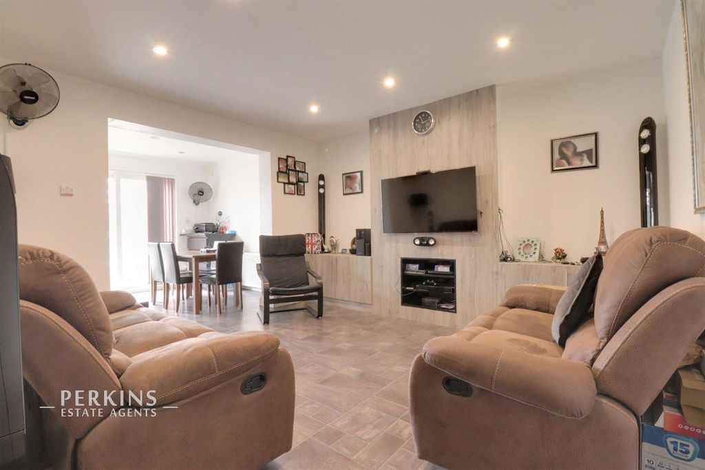 Property photo 2 of 11 l.Jpg