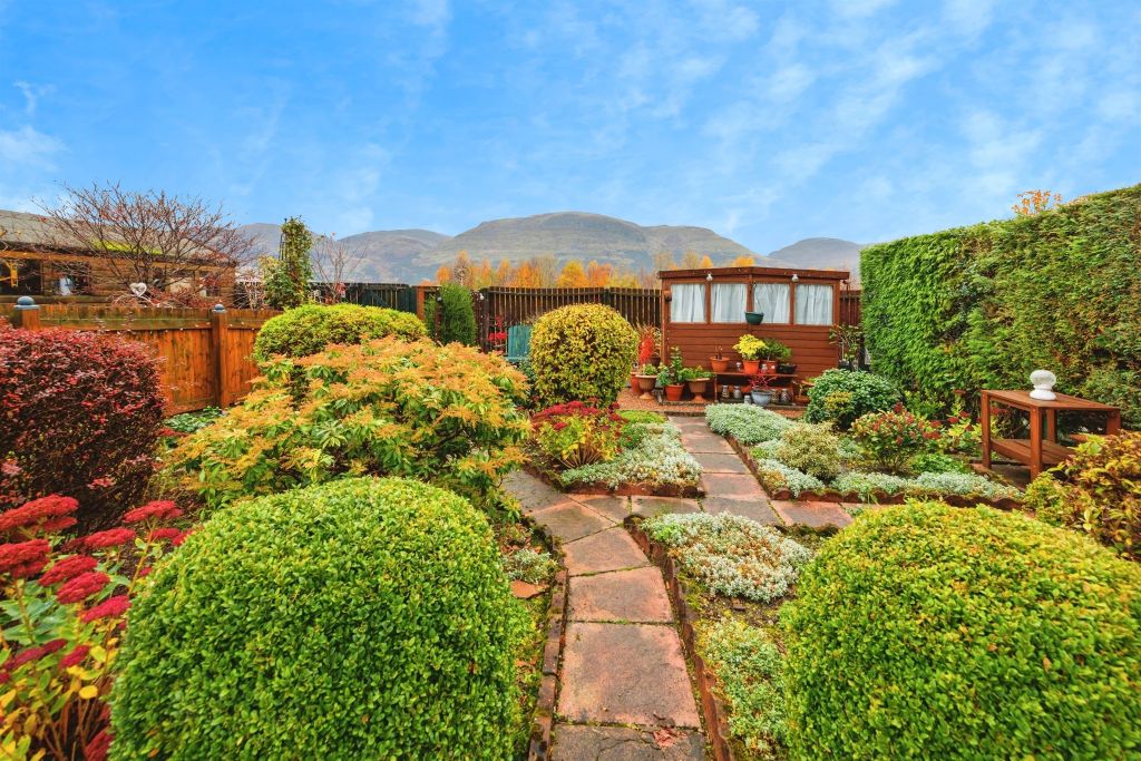 Property photo 2 of 32