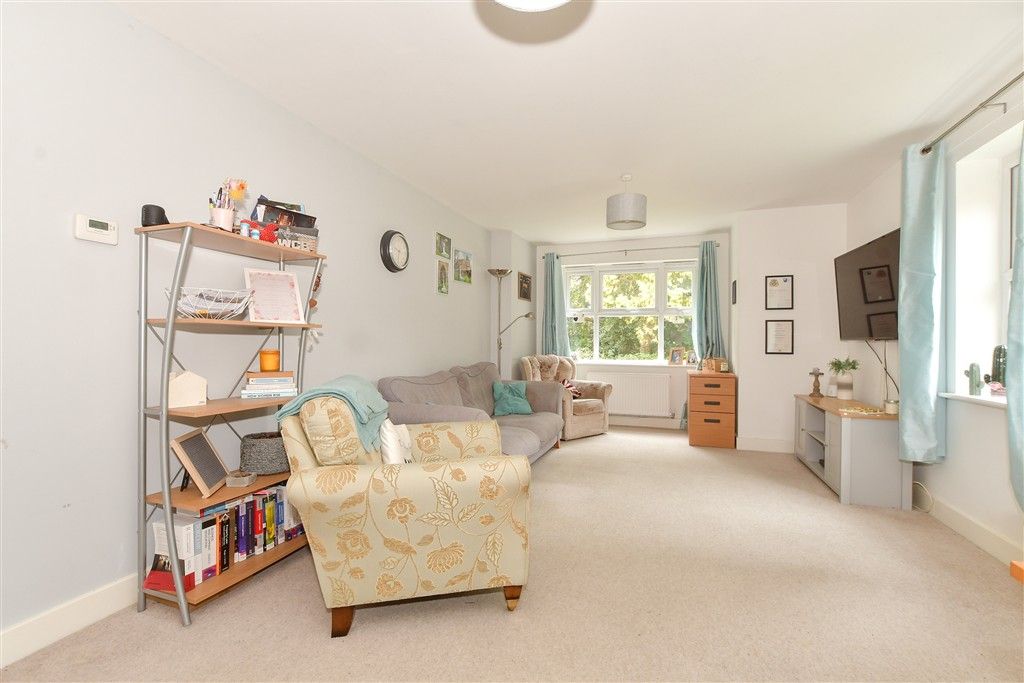 Property photo 2 of 10 Lounge