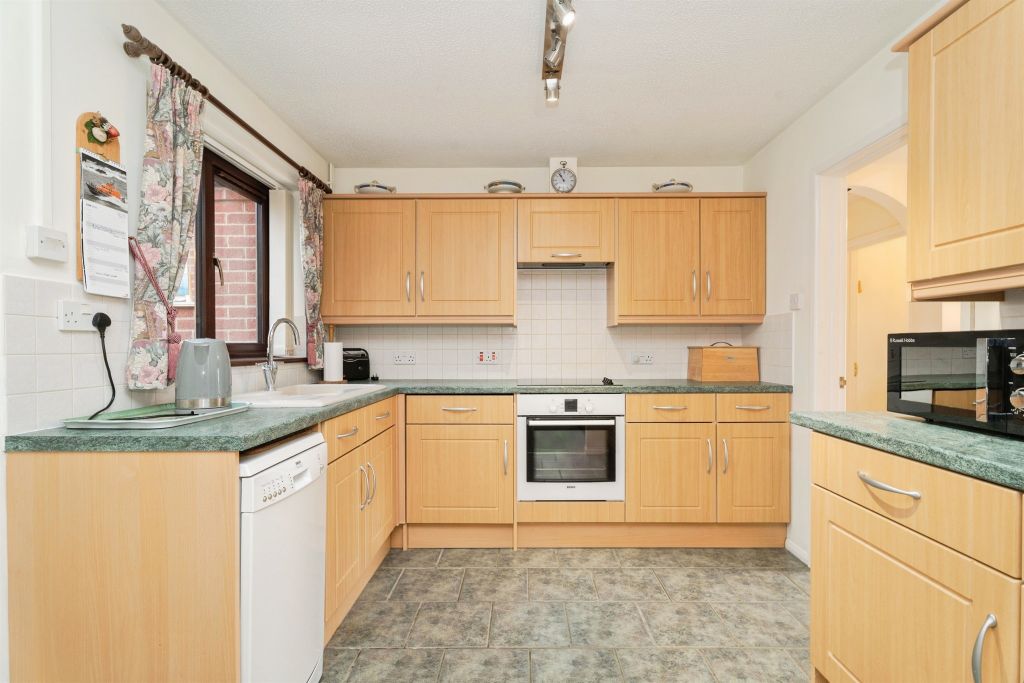 Property photo 2 of 27