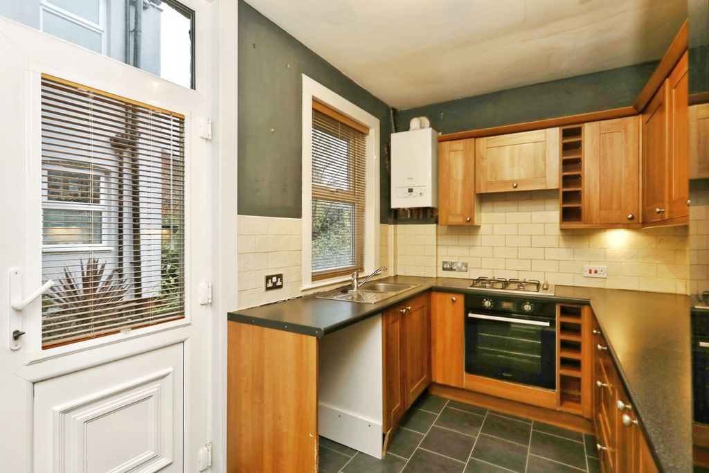 Property photo 2 of 28 Pbox-Img.Jpg