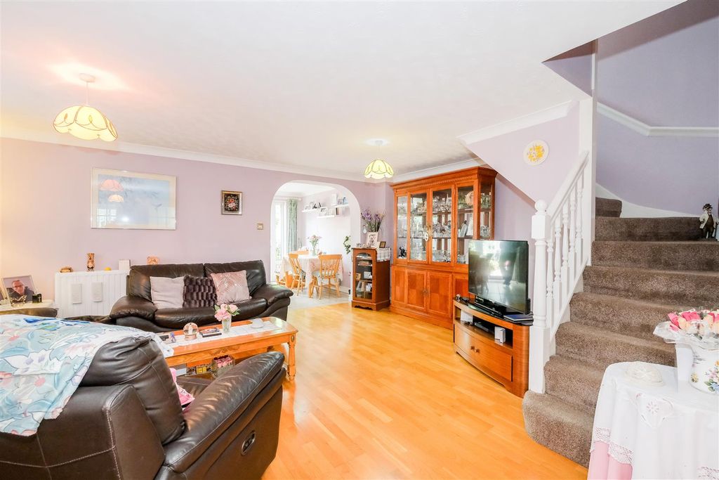 Property photo 2 of 22