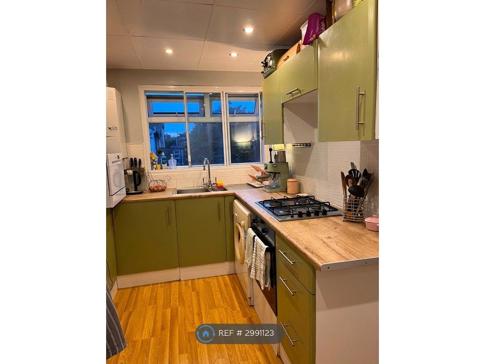 Property photo 1 of 18 Kitchen