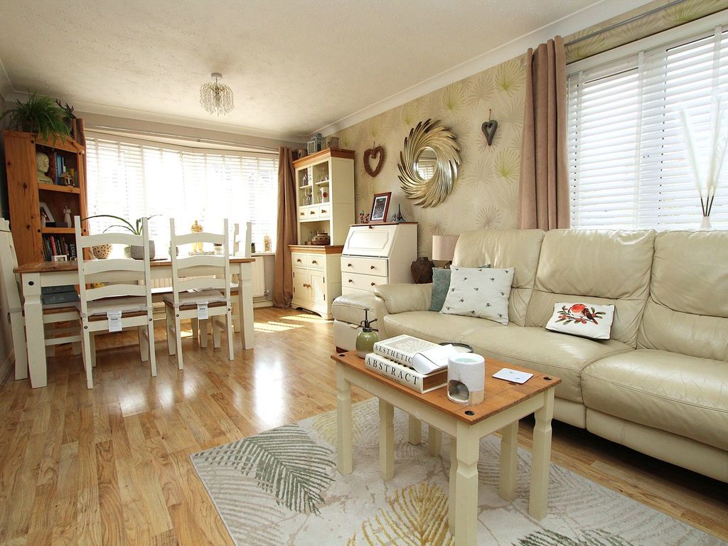 Property photo 3 of 27