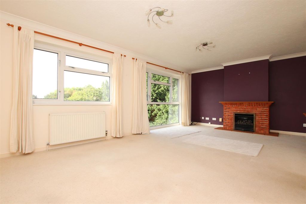 Property photo 2 of 13 Living Room.Jpg