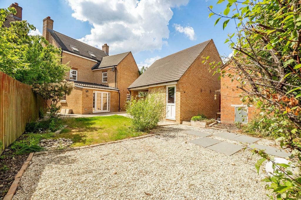 Property photo 2 of 30